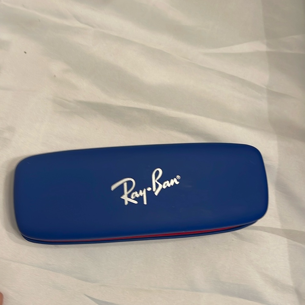 Rayban glasses case - Picture 5 of 8